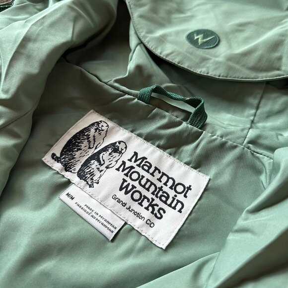 MARMOT {NWT} Women's Cascade Rain Jacket | Medium | Agate Green - Picture 4 of 10